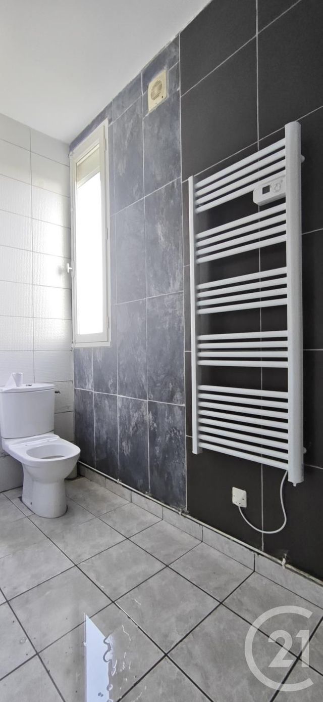 maison à louer - 3 pièces - 76.57 m2 - BAZOUGES LA PEROUSE - 35 - BRETAGNE - Century 21 Dréano Immobilier