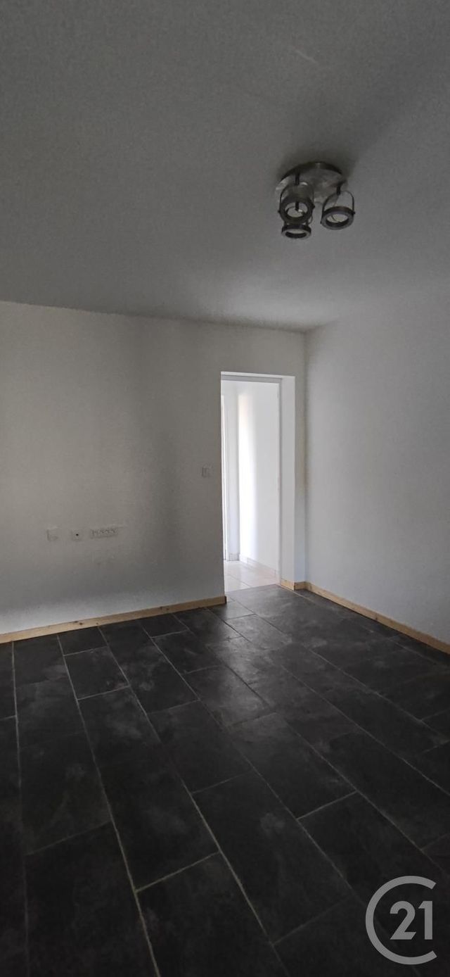 maison à louer - 3 pièces - 76.57 m2 - BAZOUGES LA PEROUSE - 35 - BRETAGNE - Century 21 Dréano Immobilier