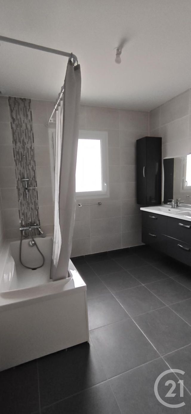 maison à louer - 4 pièces - 85.0 m2 - COMBOURG - 35 - BRETAGNE - Century 21 Dréano Immobilier