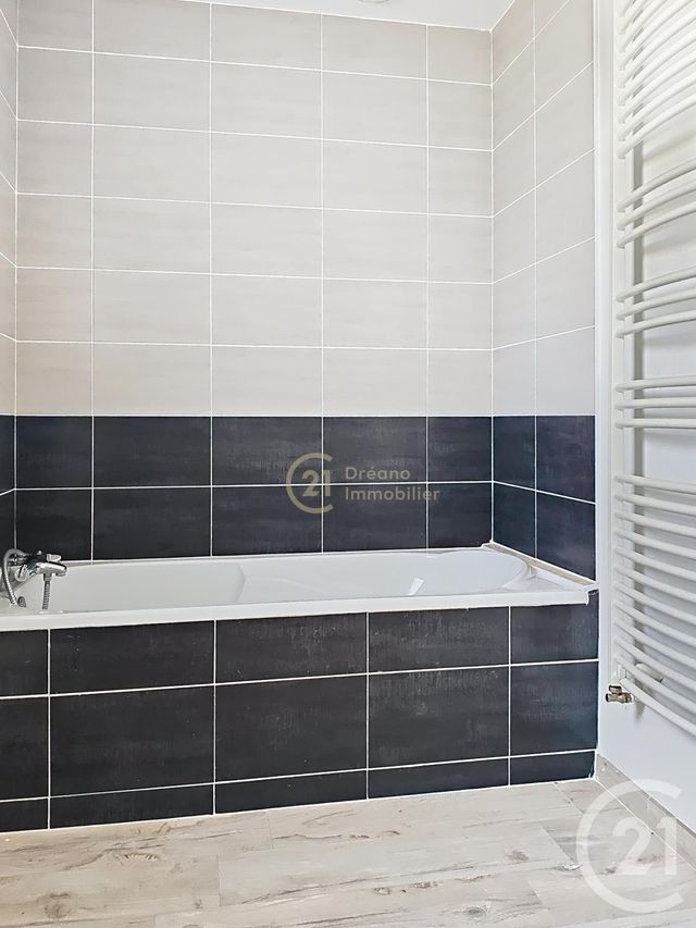 maison à louer - 5 pièces - 104.32 m2 - HEDE BAZOUGES - 35 - BRETAGNE - Century 21 Dréano Immobilier