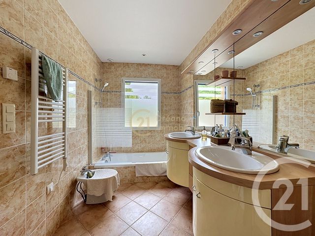 maison à vendre - 6 pièces - 194.0 m2 - HEDE BAZOUGES - 35 - BRETAGNE - Century 21 Dréano Immobilier