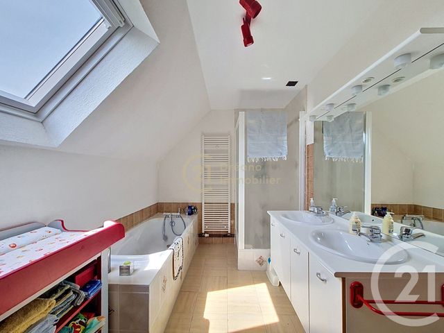 maison à vendre - 8 pièces - 158.9 m2 - HEDE BAZOUGES - 35 - BRETAGNE - Century 21 Dréano Immobilier