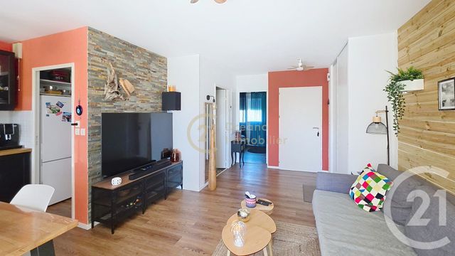 Appartement T2 à vendre - 2 pièces - 42.9 m2 - ST MEEN LE GRAND - 35 - BRETAGNE - Century 21 Dréano Immobilier